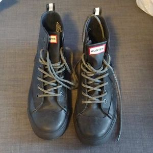 Black hunter toe boots